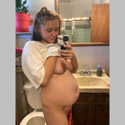 Amateur-Pregnant-Blonde-Cindy-10.jpg